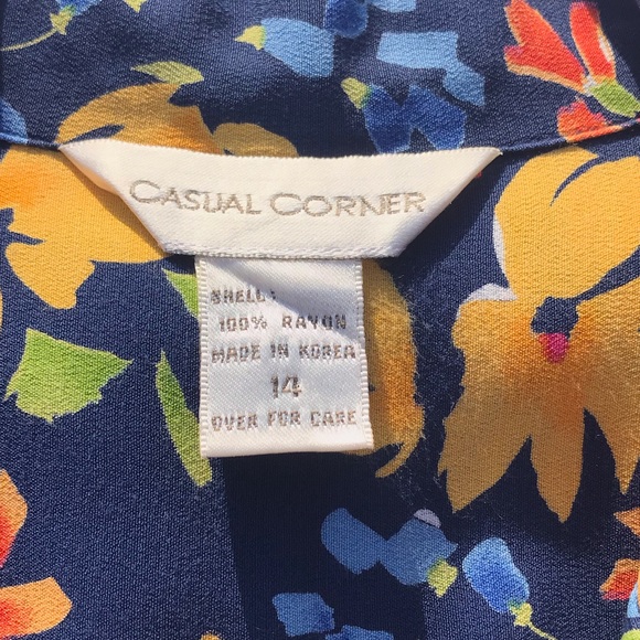 Women’s Short Sleeve Button Down Floral Top - Picture 6 of 16